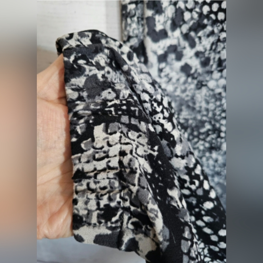 Express Monochrome Leopard High Rise Ankle Pants Med New - Picture 6 of 8